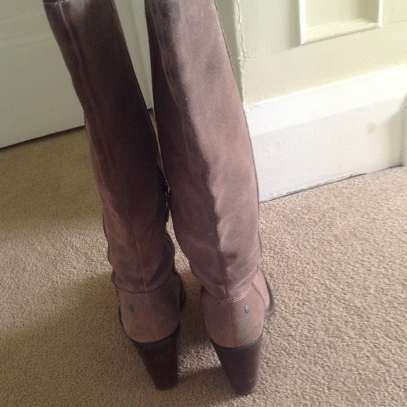 Calvn Klein Tall Suede boots - Picture 2 of 4